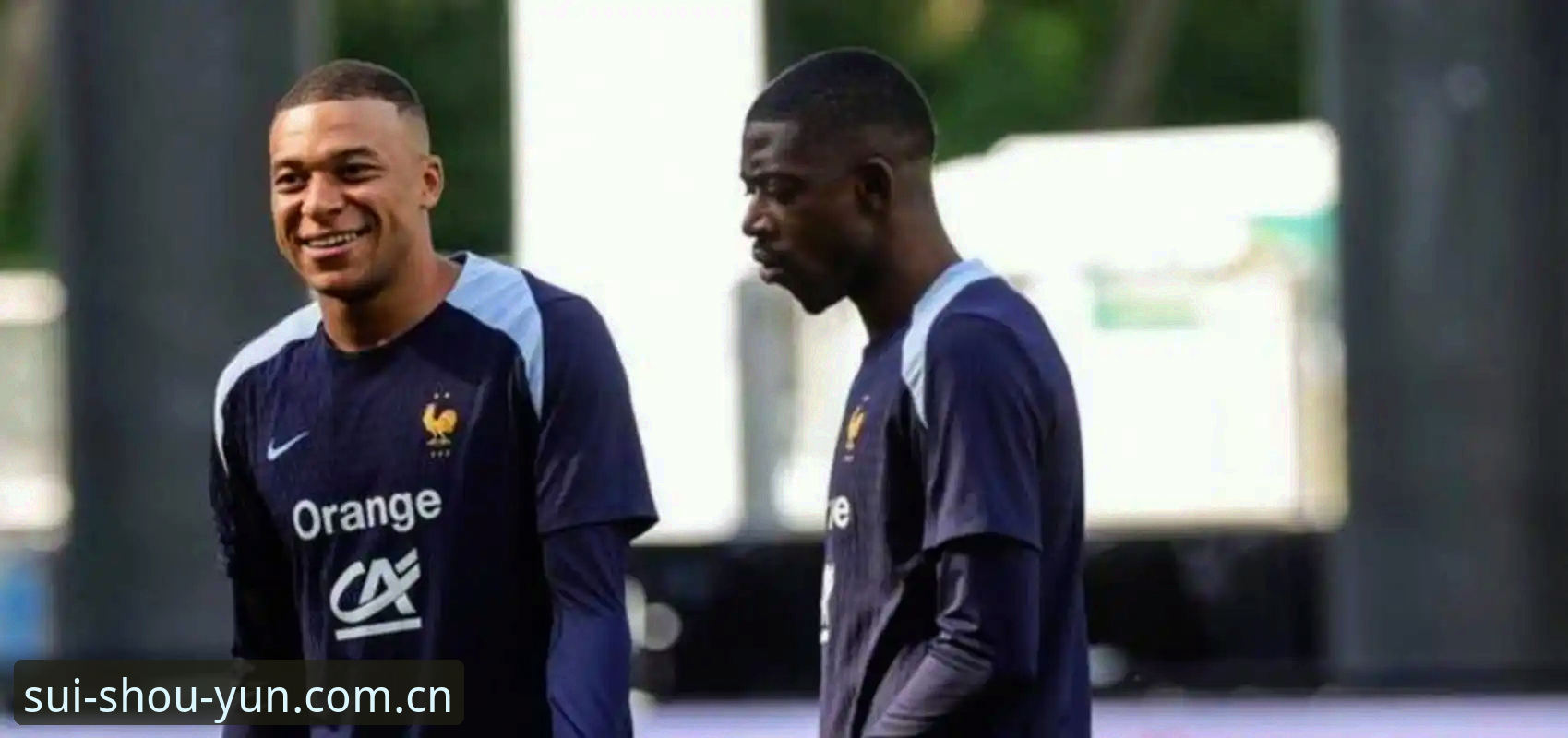 法国队3-0伊拉克背后：德尚的“不满意”与登贝莱的状态谜题，哪个更值得关注？